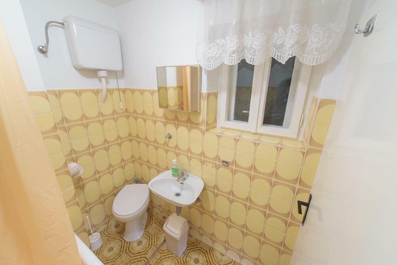 Apartman Lucijan Kaštela Esterno foto