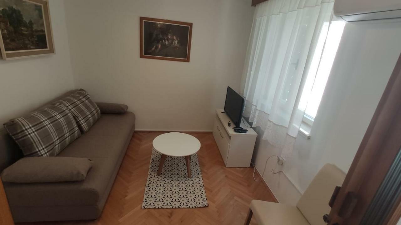 Apartman Lucijan Kaštela Esterno foto