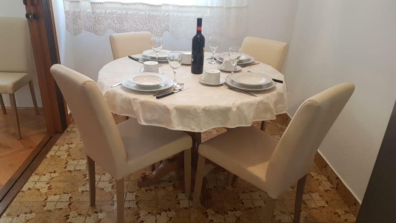 Apartman Lucijan Kaštela Esterno foto