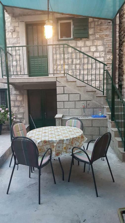 Apartman Lucijan Kaštela Esterno foto